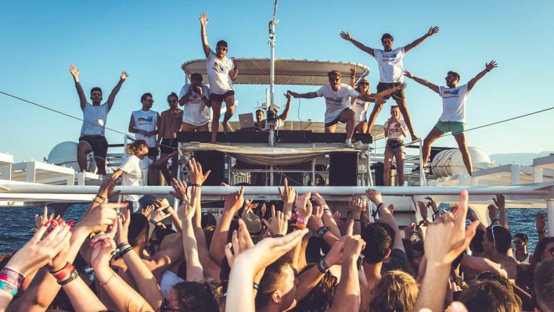 Individual Guide On Boat Party